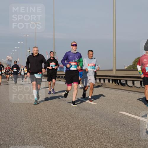 03.10.2025 - Köhlbrandbrückenlauf Fabian Wolf http://msf.ph/oto/9040088 03.10.2025 09:54:11 Position 3 1450, 2034, 2134 meine-sportfotos.de