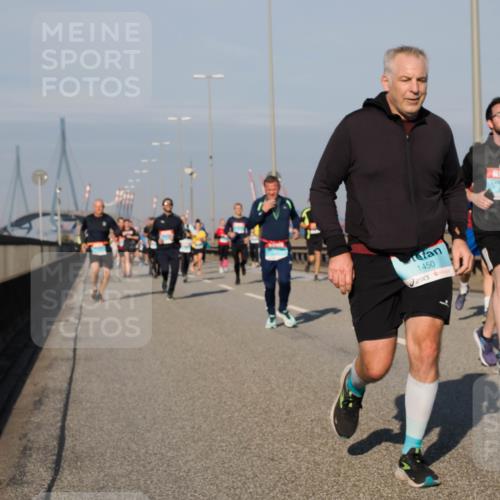 03.10.2025 - Köhlbrandbrückenlauf Fabian Wolf http://msf.ph/oto/9040145 03.10.2025 09:54:14 Position 3 1450 meine-sportfotos.de