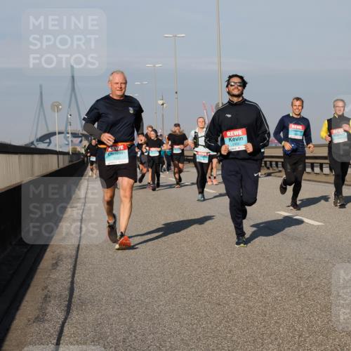 03.10.2025 - Köhlbrandbrückenlauf Fabian Wolf http://msf.ph/oto/9040226 03.10.2025 09:54:19 Position 3 3032, 2950 meine-sportfotos.de
