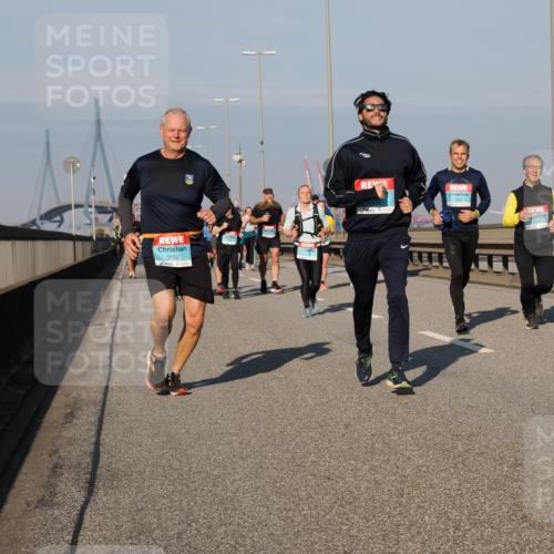 03.10.2025 - Köhlbrandbrückenlauf Fabian Wolf http://msf.ph/oto/9040230 03.10.2025 09:54:19 Position 3 3032, 1201 meine-sportfotos.de