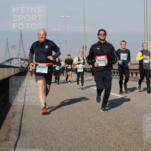 03.10.2025 - Köhlbrandbrückenlauf Fabian Wolf http://msf.ph/oto/9040234 03.10.2025 09:54:20 Position 3 3032, 2950, 1558 meine-sportfotos.de
