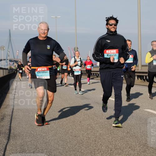 03.10.2025 - Köhlbrandbrückenlauf Fabian Wolf http://msf.ph/oto/9040248 03.10.2025 09:54:20 Position 3 3032 meine-sportfotos.de