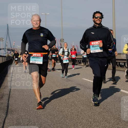 03.10.2025 - Köhlbrandbrückenlauf Fabian Wolf http://msf.ph/oto/9040254 03.10.2025 09:54:20 Position 3 3032, 2950 meine-sportfotos.de