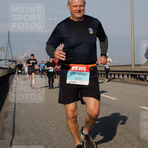 03.10.2025 - Köhlbrandbrückenlauf Fabian Wolf http://msf.ph/oto/9040272 03.10.2025 09:54:21 Position 3 3032, 58 meine-sportfotos.de