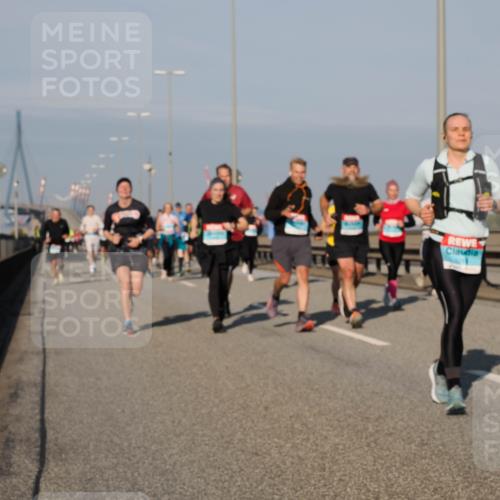 03.10.2025 - Köhlbrandbrückenlauf Fabian Wolf http://msf.ph/oto/9040289 03.10.2025 09:54:23 Position 3  meine-sportfotos.de