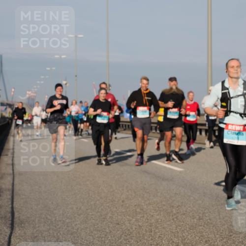 03.10.2025 - Köhlbrandbrückenlauf Fabian Wolf http://msf.ph/oto/9040299 03.10.2025 09:54:23 Position 3  meine-sportfotos.de