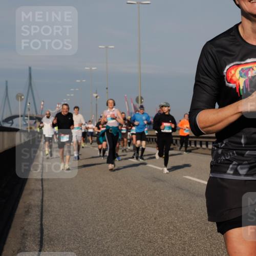 03.10.2025 - Köhlbrandbrückenlauf Fabian Wolf http://msf.ph/oto/9040402 03.10.2025 09:54:28 Position 3 1910 meine-sportfotos.de