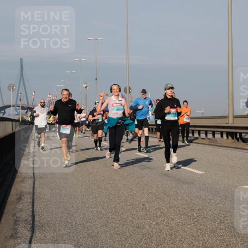 03.10.2025 - Köhlbrandbrückenlauf Fabian Wolf http://msf.ph/oto/9040429 03.10.2025 09:54:29 Position 3 1149, 1747, 3202 meine-sportfotos.de