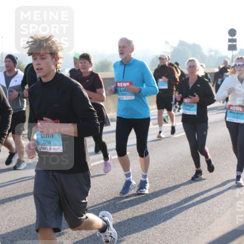 03.10.2025 - Köhlbrandbrückenlauf Lena Gebhardt http://msf.ph/oto/9040460 03.10.2025 09:25:07 Position 1 3732, 2768, 2037 meine-sportfotos.de