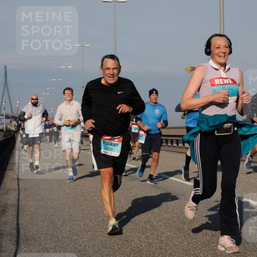 03.10.2025 - Köhlbrandbrückenlauf Fabian Wolf http://msf.ph/oto/9040515 03.10.2025 09:54:31 Position 3 1149 meine-sportfotos.de