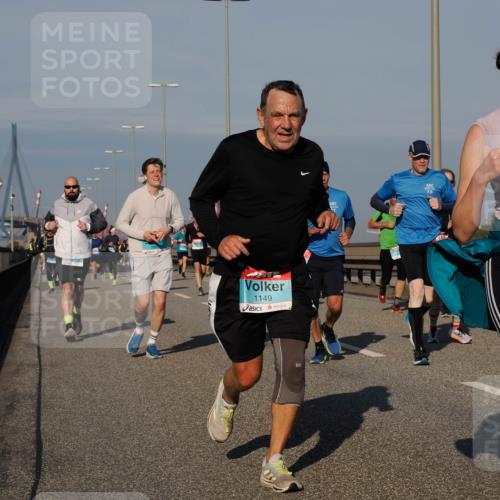 03.10.2025 - Köhlbrandbrückenlauf Fabian Wolf http://msf.ph/oto/9040530 03.10.2025 09:54:32 Position 3 1149, 3818 meine-sportfotos.de