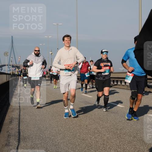 03.10.2025 - Köhlbrandbrückenlauf Fabian Wolf http://msf.ph/oto/9040558 03.10.2025 09:54:33 Position 3 2730 meine-sportfotos.de