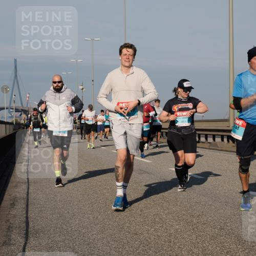 03.10.2025 - Köhlbrandbrückenlauf Fabian Wolf http://msf.ph/oto/9040573 03.10.2025 09:54:33 Position 3 2881, 3011, 730, 2, 2, 8 meine-sportfotos.de