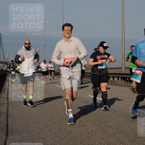 03.10.2025 - Köhlbrandbrückenlauf Fabian Wolf http://msf.ph/oto/9040580 03.10.2025 09:54:34 Position 3 2730, 2015, 20 meine-sportfotos.de