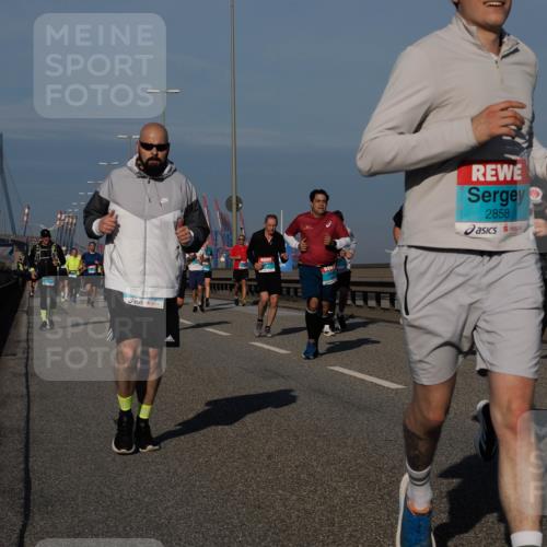 03.10.2025 - Köhlbrandbrückenlauf Fabian Wolf http://msf.ph/oto/9040603 03.10.2025 09:54:35 Position 3 2858, 2711 meine-sportfotos.de
