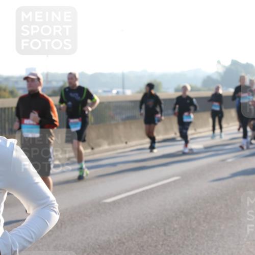 03.10.2025 - Köhlbrandbrückenlauf Lena Gebhardt http://msf.ph/oto/9040618 03.10.2025 09:25:10 Position 1  meine-sportfotos.de