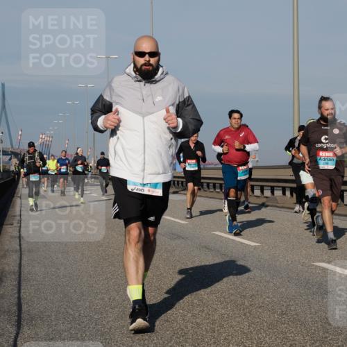 03.10.2025 - Köhlbrandbrückenlauf Fabian Wolf http://msf.ph/oto/9040626 03.10.2025 09:54:35 Position 3 2786 meine-sportfotos.de