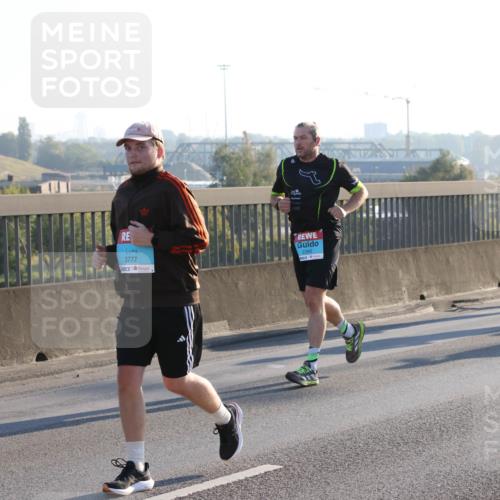 03.10.2025 - Köhlbrandbrückenlauf Lena Gebhardt http://msf.ph/oto/9040639 03.10.2025 09:25:10 Position 1 3777, 2392 meine-sportfotos.de