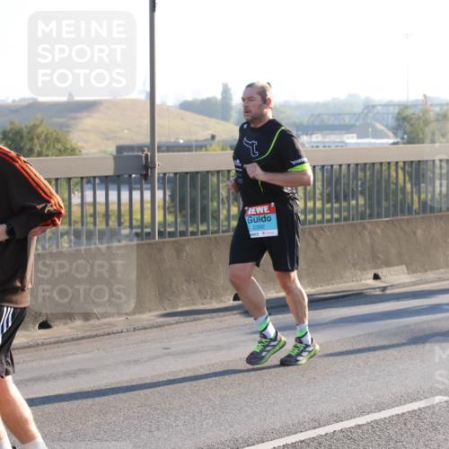 03.10.2025 - Köhlbrandbrückenlauf Lena Gebhardt http://msf.ph/oto/9040662 03.10.2025 09:25:11 Position 1 3777, 2392 meine-sportfotos.de
