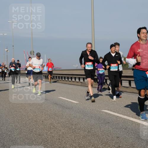 03.10.2025 - Köhlbrandbrückenlauf Fabian Wolf http://msf.ph/oto/9040674 03.10.2025 09:54:38 Position 3 1786, 3321, 2964 meine-sportfotos.de