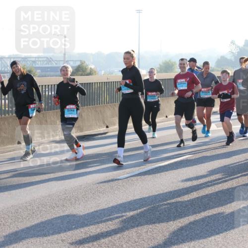 03.10.2025 - Köhlbrandbrückenlauf Lena Gebhardt http://msf.ph/oto/9040697 03.10.2025 09:25:12 Position 1  meine-sportfotos.de