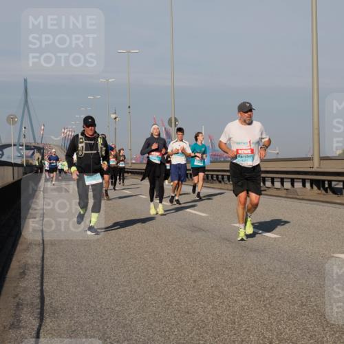 03.10.2025 - Köhlbrandbrückenlauf Fabian Wolf http://msf.ph/oto/9040721 03.10.2025 09:54:40 Position 3 1341 meine-sportfotos.de