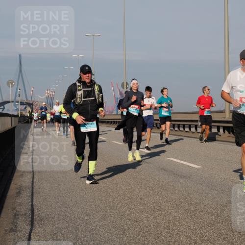 03.10.2025 - Köhlbrandbrückenlauf Fabian Wolf http://msf.ph/oto/9040759 03.10.2025 09:54:41 Position 3 1512, 1683, 1341 meine-sportfotos.de