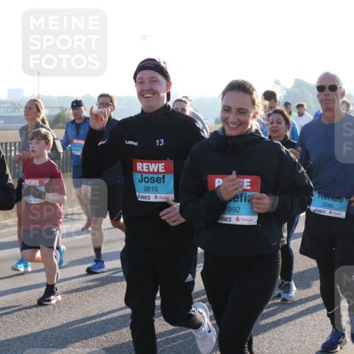 03.10.2025 - Köhlbrandbrückenlauf Lena Gebhardt http://msf.ph/oto/9040776 03.10.2025 09:25:14 Position 1 2617, 13, 2616, 992, 2246 meine-sportfotos.de