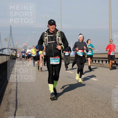 03.10.2025 - Köhlbrandbrückenlauf Fabian Wolf http://msf.ph/oto/9040793 03.10.2025 09:54:42 Position 3 1512, 1583 meine-sportfotos.de