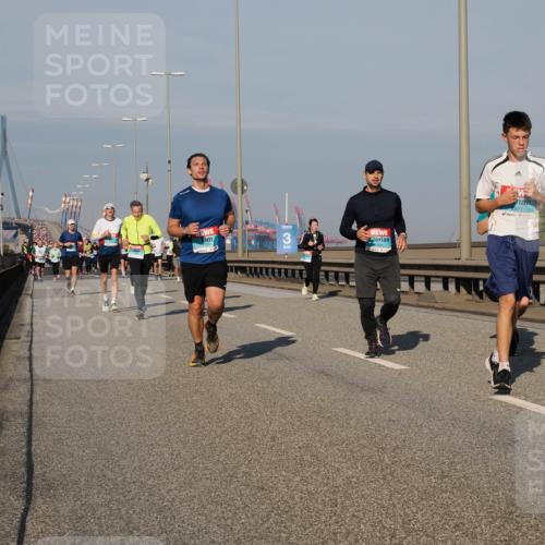 03.10.2025 - Köhlbrandbrückenlauf Fabian Wolf http://msf.ph/oto/9040854 03.10.2025 09:54:44 Position 3 3, 921 meine-sportfotos.de