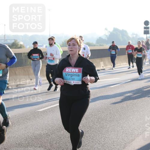 03.10.2025 - Köhlbrandbrückenlauf Lena Gebhardt http://msf.ph/oto/9040870 03.10.2025 09:25:17 Position 1 2674, 1748 meine-sportfotos.de