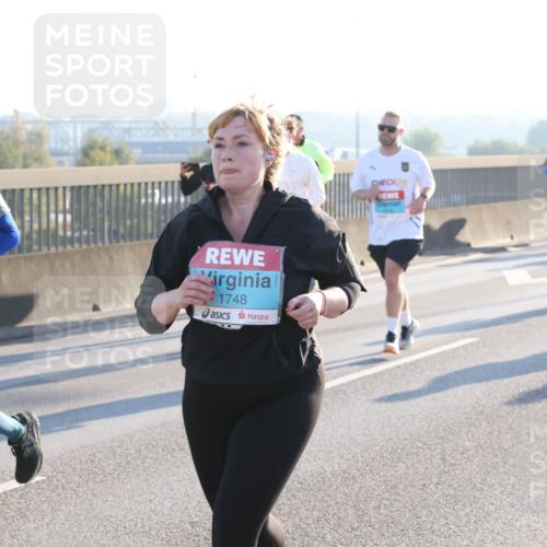 03.10.2025 - Köhlbrandbrückenlauf Lena Gebhardt http://msf.ph/oto/9040880 03.10.2025 09:25:18 Position 1 1769, 1748, 24 meine-sportfotos.de