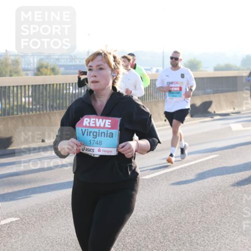 03.10.2025 - Köhlbrandbrückenlauf Lena Gebhardt http://msf.ph/oto/9040884 03.10.2025 09:25:18 Position 1 1769, 1748 meine-sportfotos.de