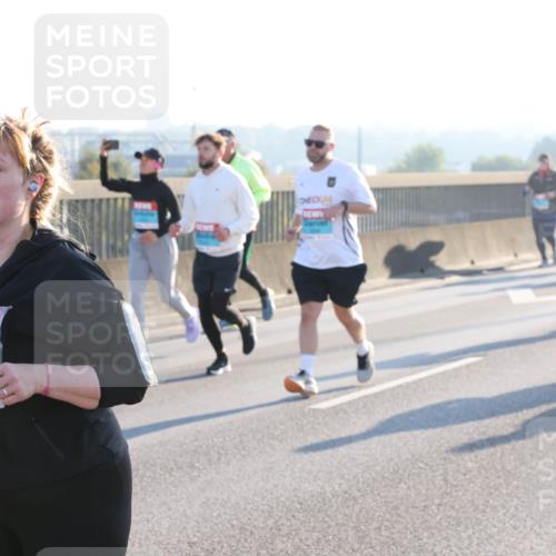 03.10.2025 - Köhlbrandbrückenlauf Lena Gebhardt http://msf.ph/oto/9040898 03.10.2025 09:25:19 Position 1 1748 meine-sportfotos.de