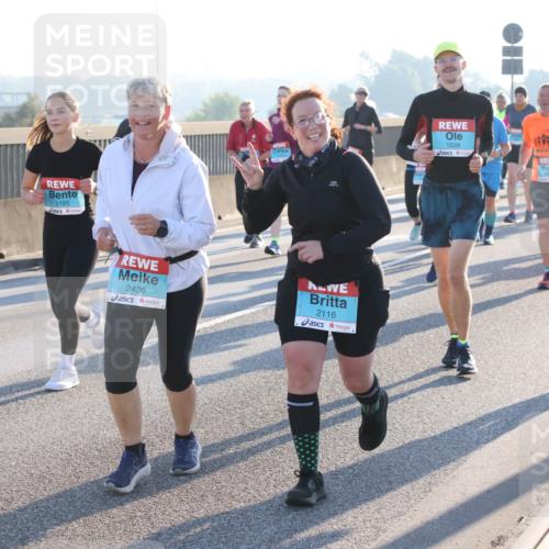 03.10.2025 - Köhlbrandbrückenlauf Lena Gebhardt http://msf.ph/oto/9041002 03.10.2025 09:25:21 Position 1 3125, 1539, 2436, 2116, 2451 meine-sportfotos.de