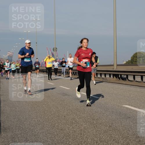 03.10.2025 - Köhlbrandbrückenlauf Fabian Wolf http://msf.ph/oto/9041022 03.10.2025 09:54:54 Position 3  meine-sportfotos.de