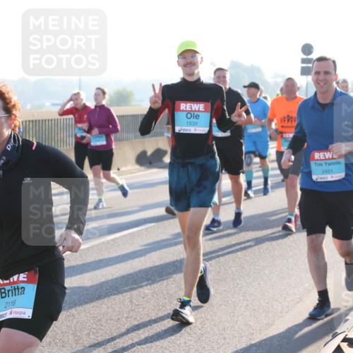 03.10.2025 - Köhlbrandbrückenlauf Lena Gebhardt http://msf.ph/oto/9041029 03.10.2025 09:25:22 Position 1 2116, 1539, 2451 meine-sportfotos.de