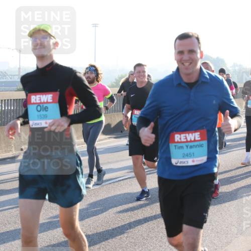 03.10.2025 - Köhlbrandbrückenlauf Lena Gebhardt http://msf.ph/oto/9041068 03.10.2025 09:25:23 Position 1 2415, 1539, 2451 meine-sportfotos.de