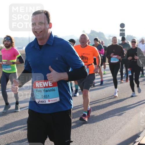 03.10.2025 - Köhlbrandbrückenlauf Lena Gebhardt http://msf.ph/oto/9041082 03.10.2025 09:25:24 Position 1 2451 meine-sportfotos.de