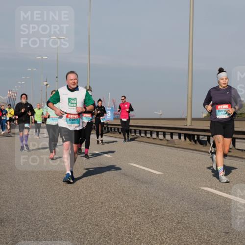 03.10.2025 - Köhlbrandbrückenlauf Fabian Wolf http://msf.ph/oto/9041158 03.10.2025 09:55:03 Position 3 3, 1801, 1522 meine-sportfotos.de
