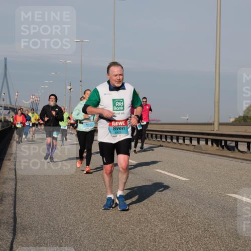 03.10.2025 - Köhlbrandbrückenlauf Fabian Wolf http://msf.ph/oto/9041183 03.10.2025 09:55:04 Position 3 3717, 1522 meine-sportfotos.de
