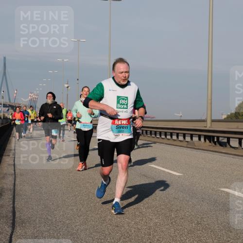 03.10.2025 - Köhlbrandbrückenlauf Fabian Wolf http://msf.ph/oto/9041187 03.10.2025 09:55:04 Position 3 3717, 1522 meine-sportfotos.de