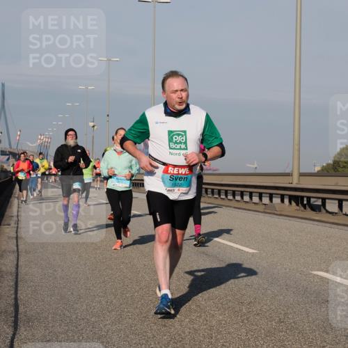 03.10.2025 - Köhlbrandbrückenlauf Fabian Wolf http://msf.ph/oto/9041193 03.10.2025 09:55:04 Position 3 3717, 1522 meine-sportfotos.de