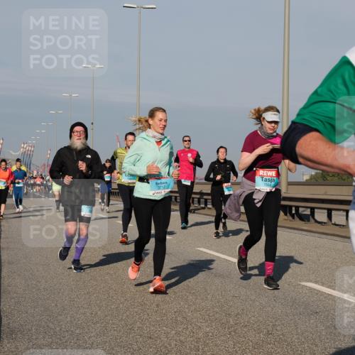 03.10.2025 - Köhlbrandbrückenlauf Fabian Wolf http://msf.ph/oto/9041238 03.10.2025 09:55:06 Position 3 3717, 1568 meine-sportfotos.de