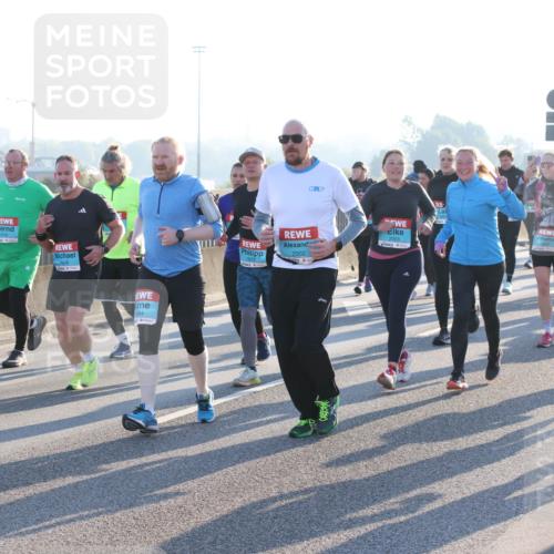 03.10.2025 - Köhlbrandbrückenlauf Lena Gebhardt http://msf.ph/oto/9041296 03.10.2025 09:25:29 Position 1 1948, 664, 2002, 1875, 2003, 3259 meine-sportfotos.de