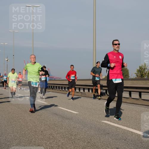 03.10.2025 - Köhlbrandbrückenlauf Fabian Wolf http://msf.ph/oto/9041336 03.10.2025 09:55:10 Position 3 4, 2941 meine-sportfotos.de
