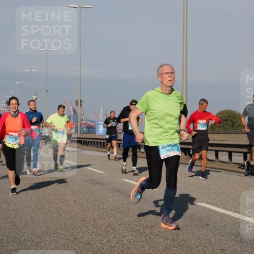 03.10.2025 - Köhlbrandbrückenlauf Fabian Wolf http://msf.ph/oto/9041365 03.10.2025 09:55:12 Position 3 3197, 3, 1802, 1038 meine-sportfotos.de