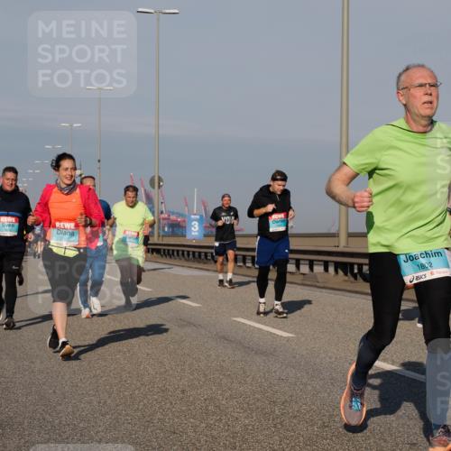 03.10.2025 - Köhlbrandbrückenlauf Fabian Wolf http://msf.ph/oto/9041384 03.10.2025 09:55:12 Position 3 3, 3197, 1802 meine-sportfotos.de