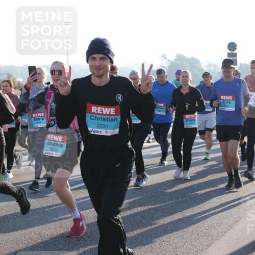 03.10.2025 - Köhlbrandbrückenlauf Lena Gebhardt http://msf.ph/oto/9041404 03.10.2025 09:25:32 Position 1 33, 1824, 3322, 2231, 2103, 1652, 1653 meine-sportfotos.de