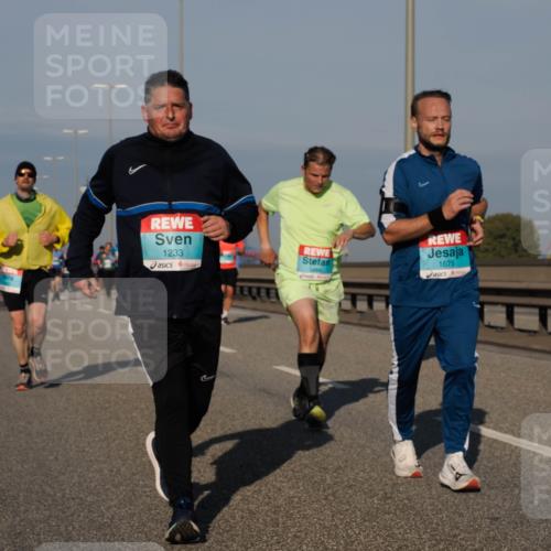 03.10.2025 - Köhlbrandbrückenlauf Fabian Wolf http://msf.ph/oto/9041461 03.10.2025 09:55:15 Position 3 1233, 1269, 1675 meine-sportfotos.de